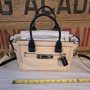 Coach Swagger 27 Leather Tote Bag